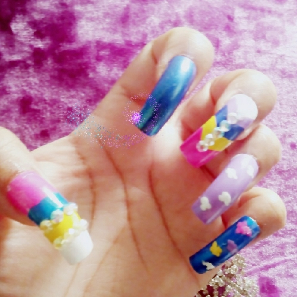 Fake Nails - Picture 4 of 6